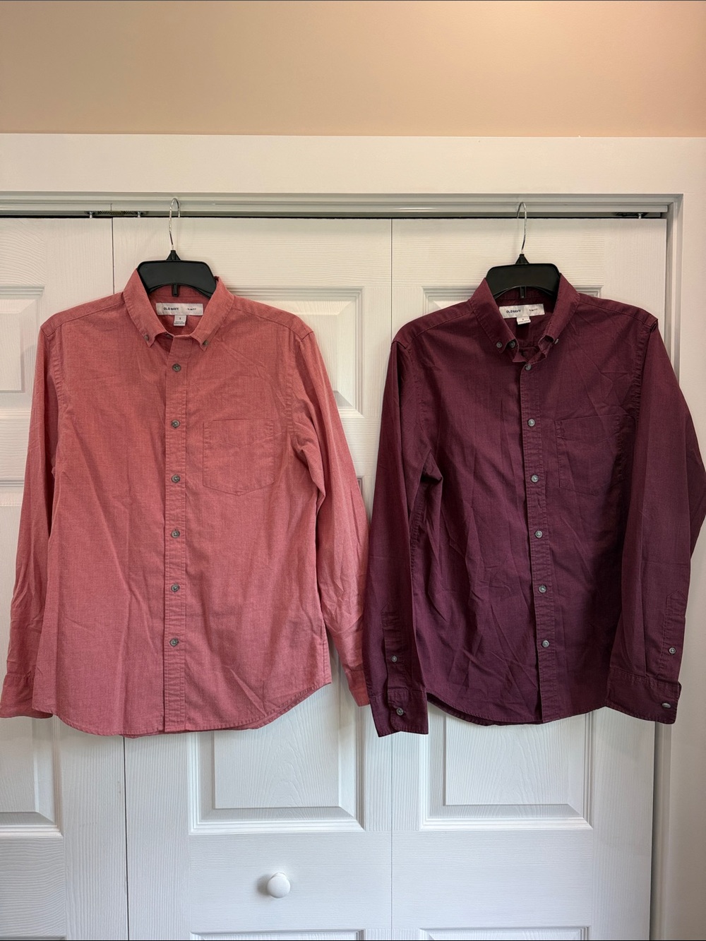 Old Navy Women’s Button-Down Shirt Duo - Rose and Burgundy Sz Small Slim Fit